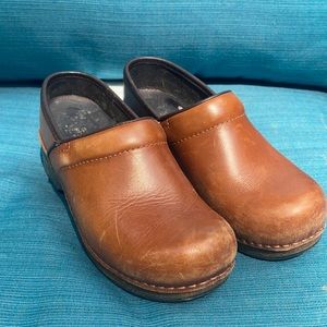 Dansko Shoes/Clogs